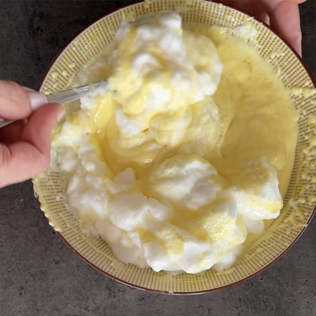 Bolo de iogurte grego