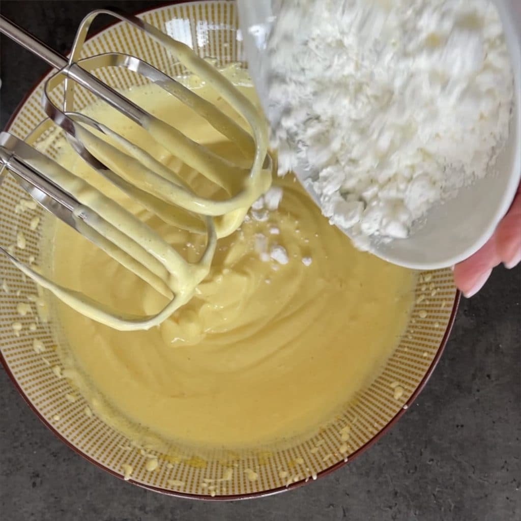 Bolo de iogurte grego