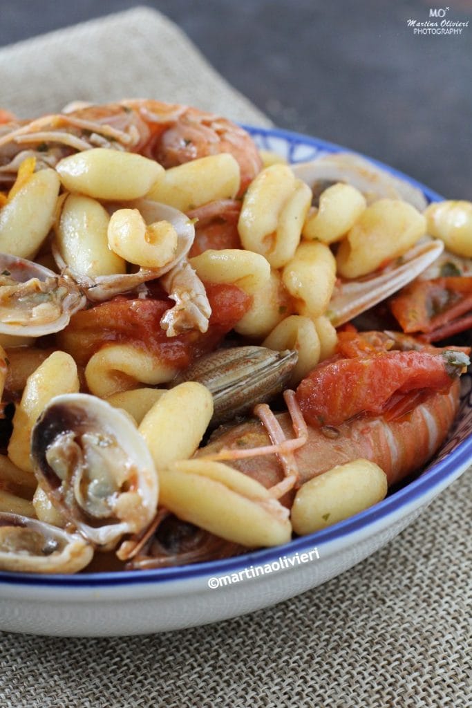 Cavatelli com vôngoles e camarões