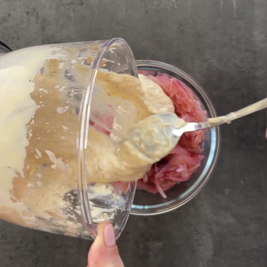 Cebolas com molho de atum