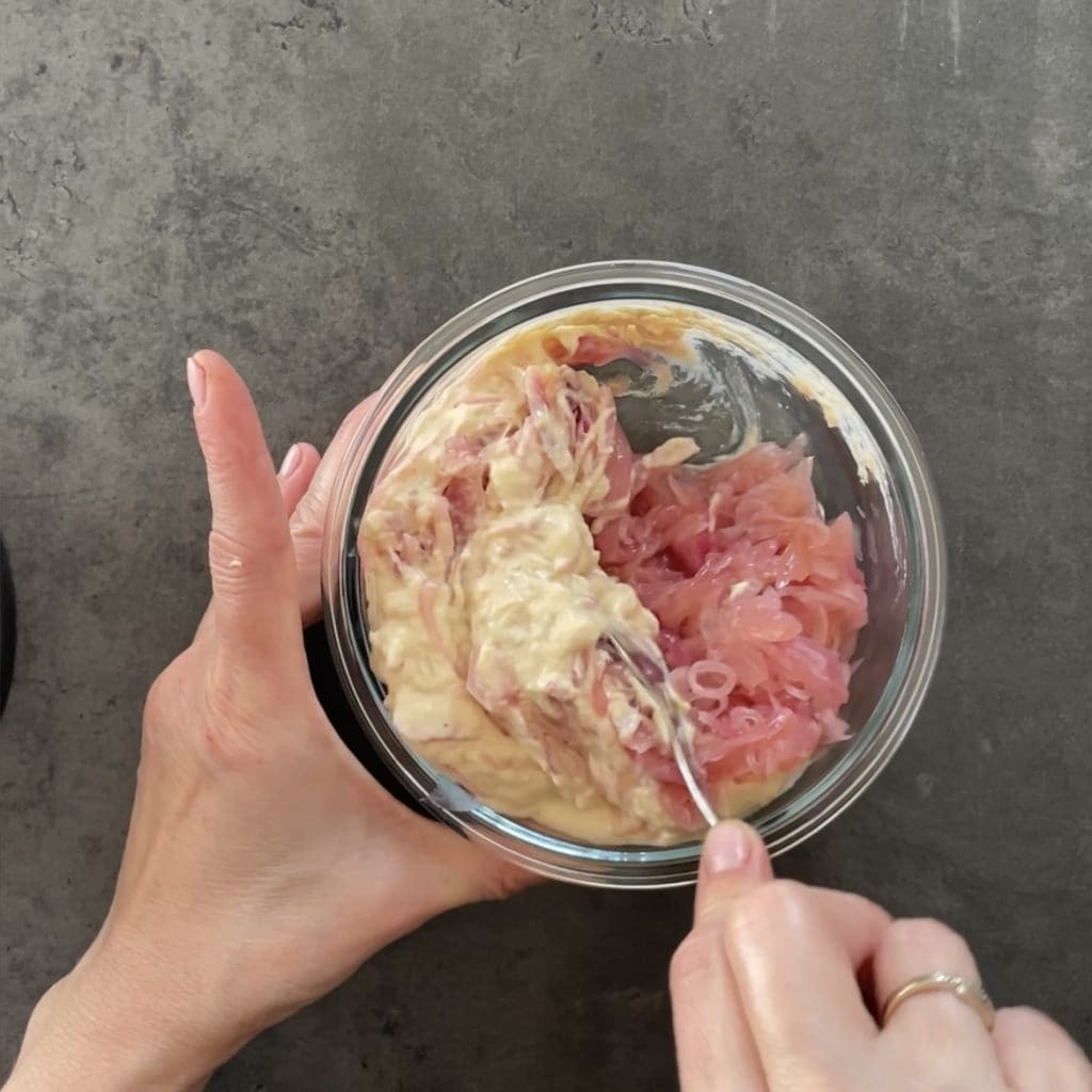 Cebolas com molho de atum