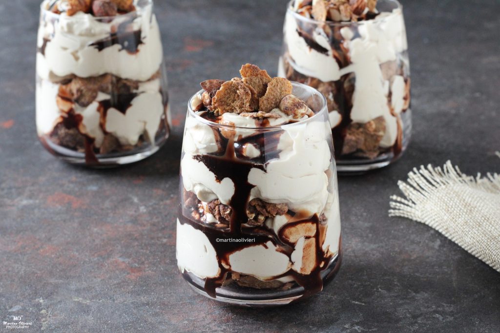 Creme de iogurte e café