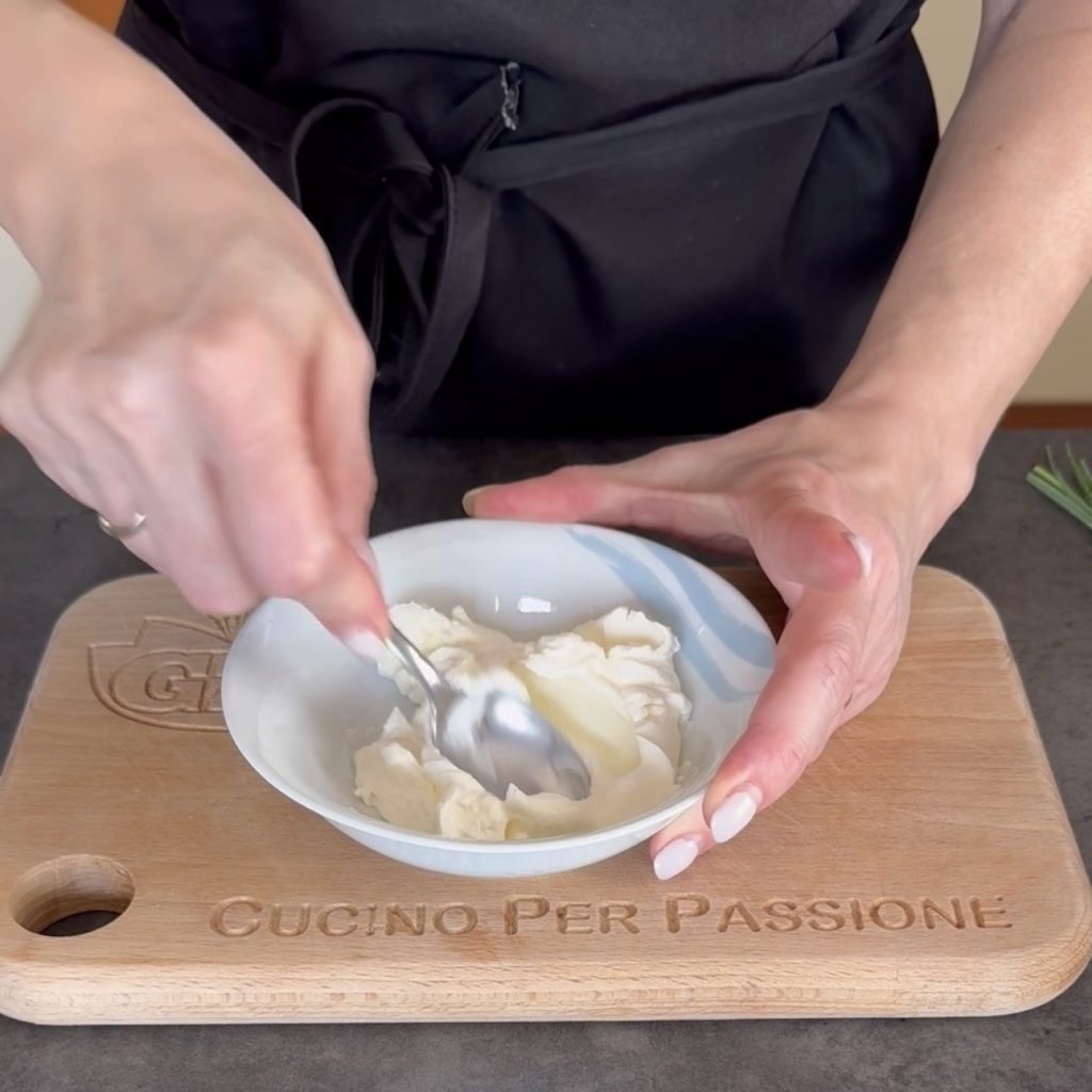 Crostini com philadelphia e atum