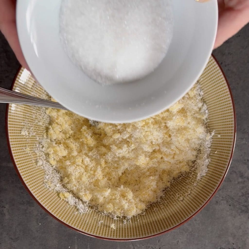 Docinhos de coco e chocolate