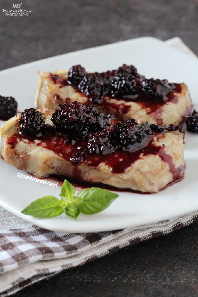 Filé de atum com molho de amora