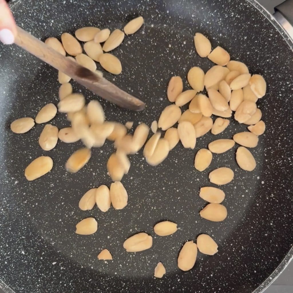 Frango com amêndoas