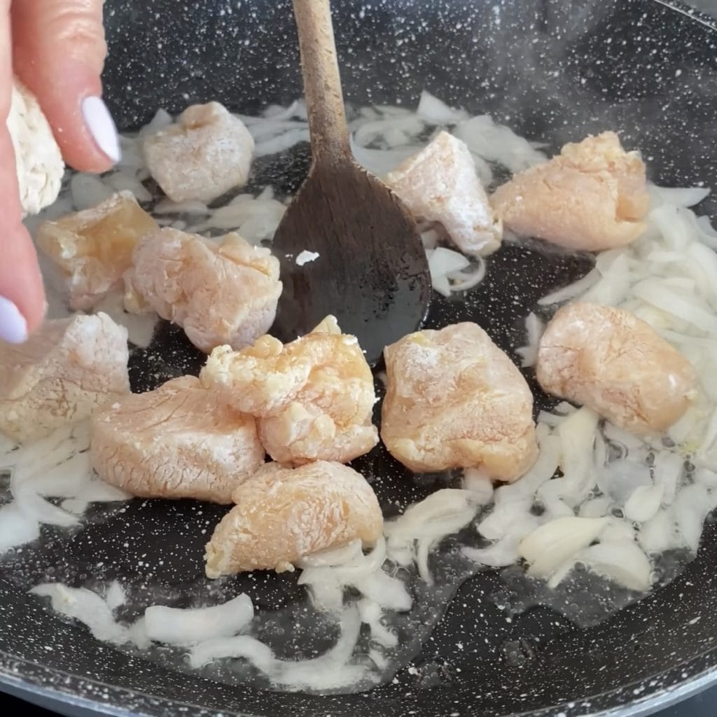 Frango com amêndoas