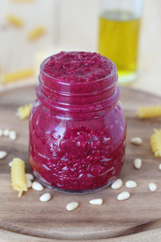 pesto de beterraba e pinoli