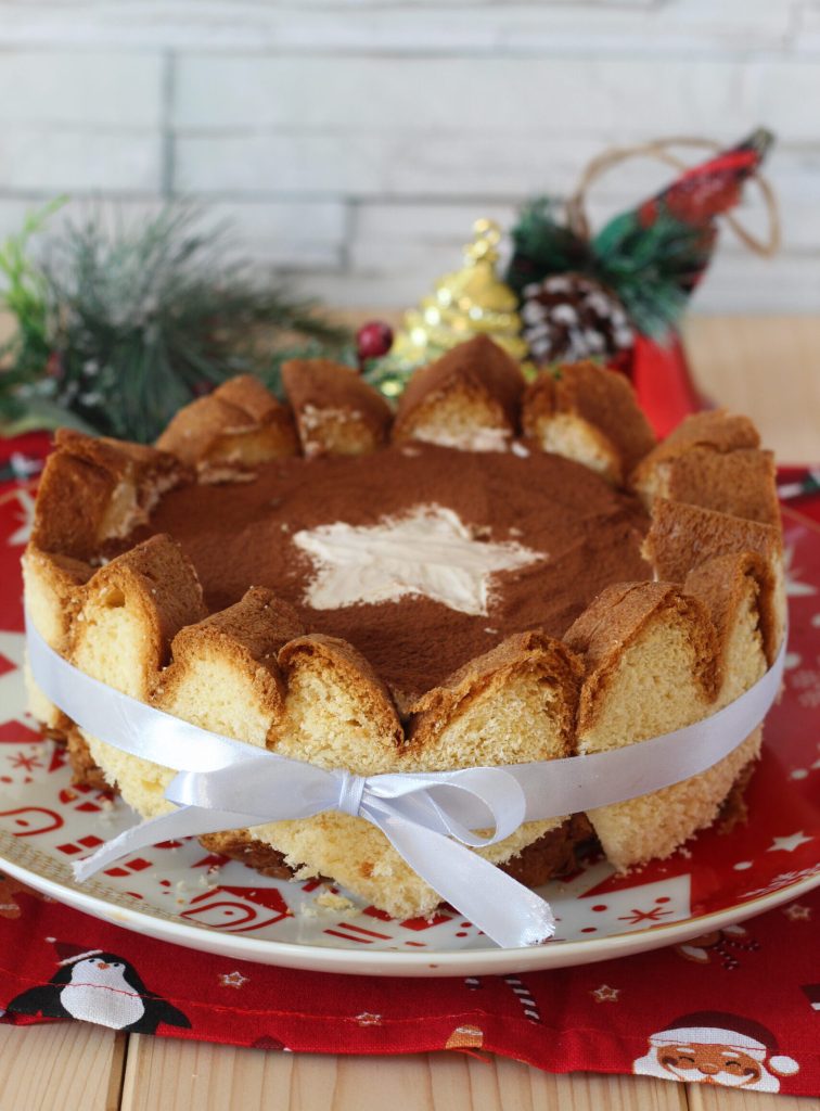 charlotte de panetone com creme de tiramisù sem ovos