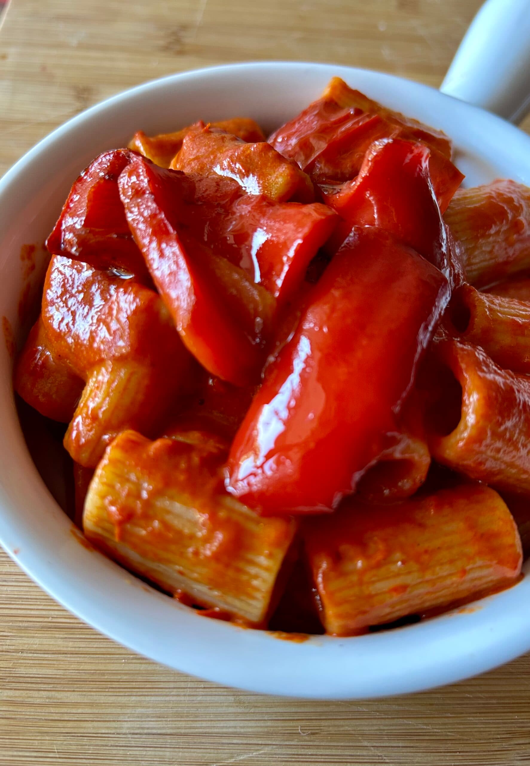 Macarrão com creme de pimentões: simples e leve