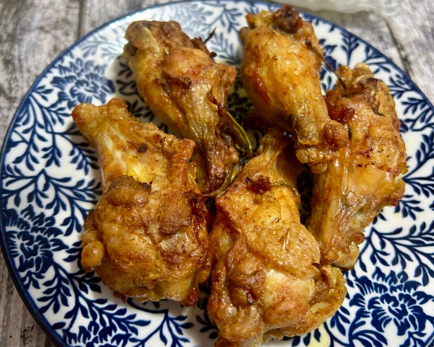 Asinhas de frango na fritadeira a ar