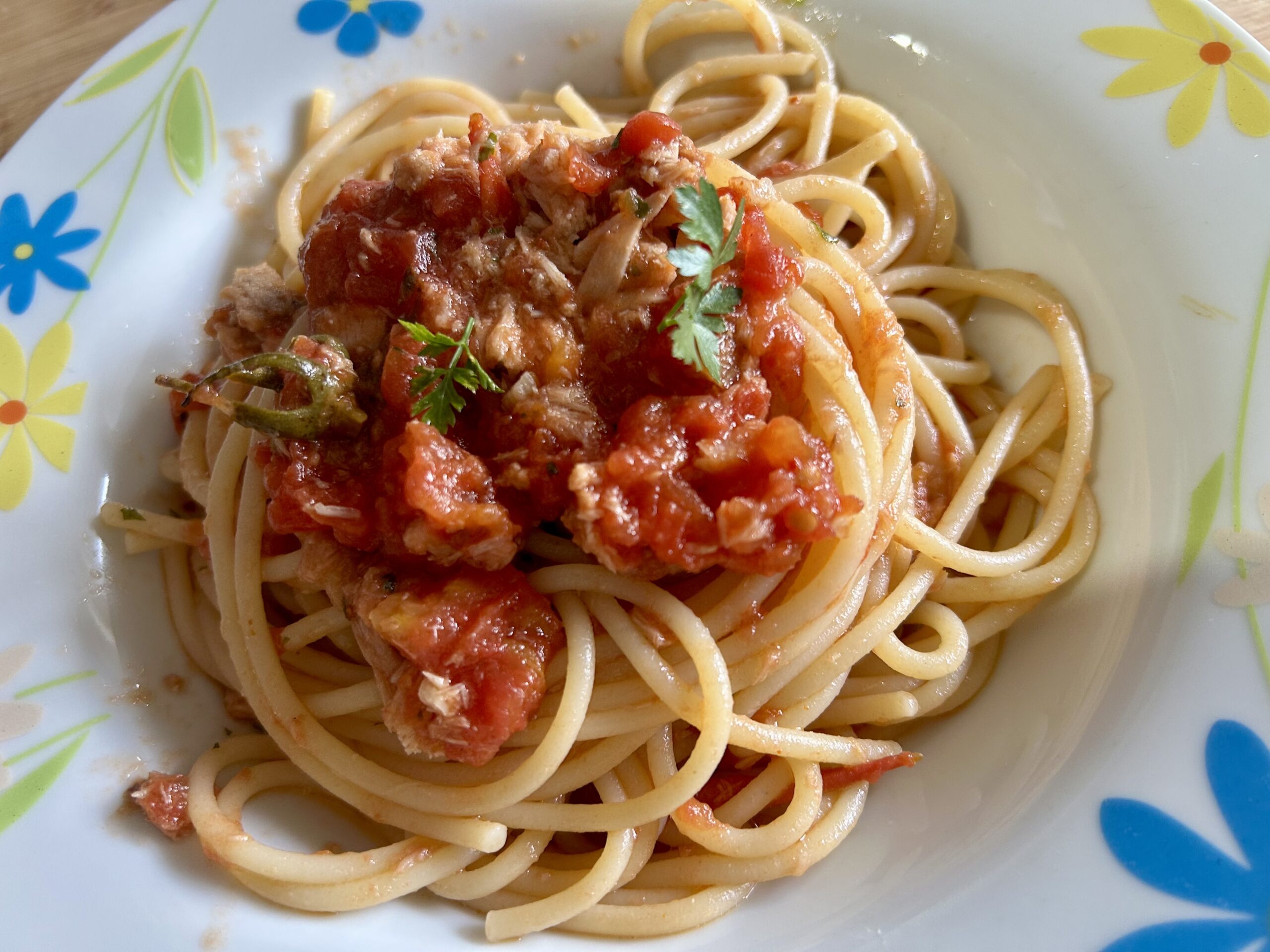 Macarrão com atum ao molho: pronto em 15 minutos