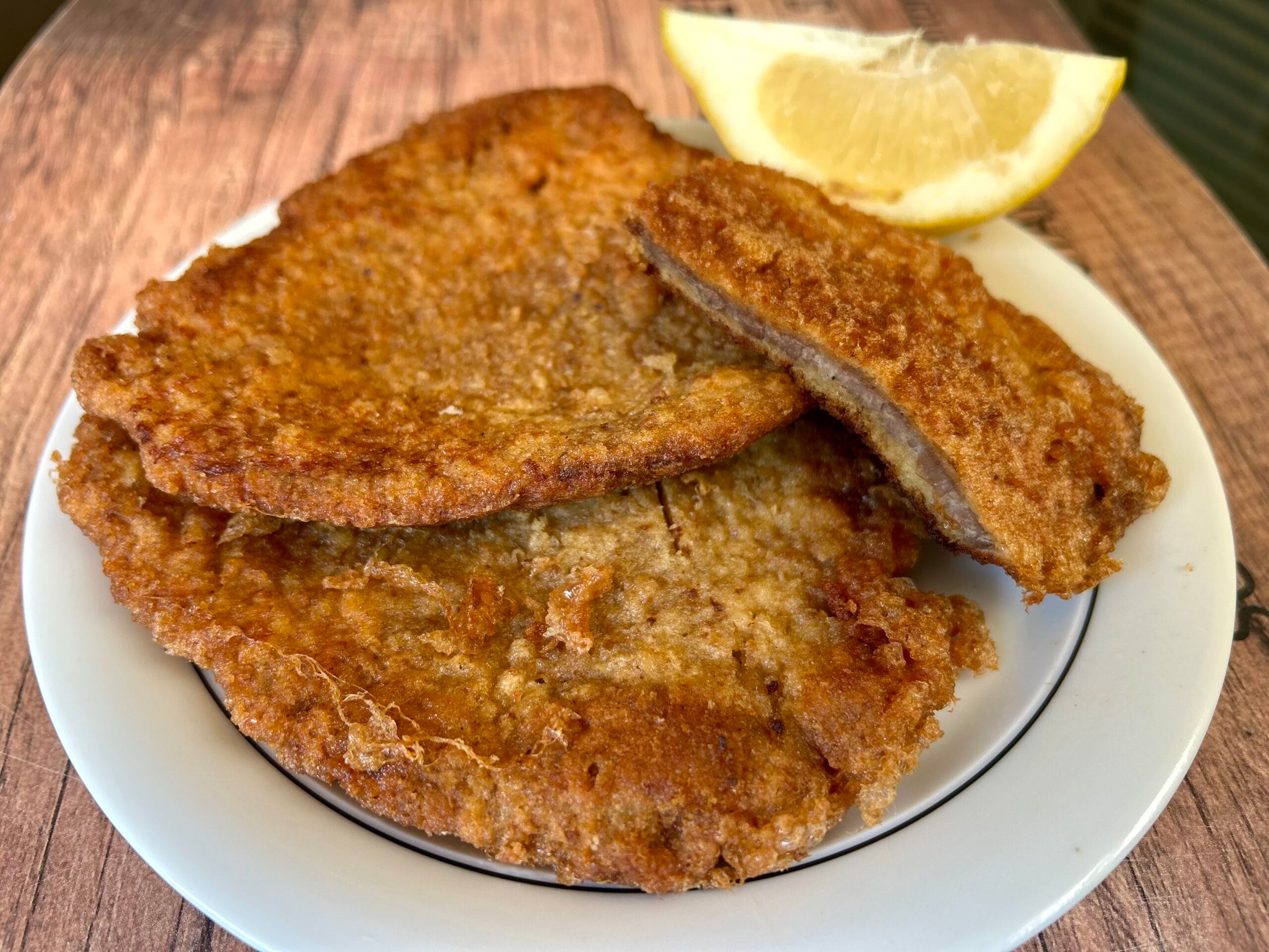 Bifes à milanesa dourados e crocantes em poucos minutos