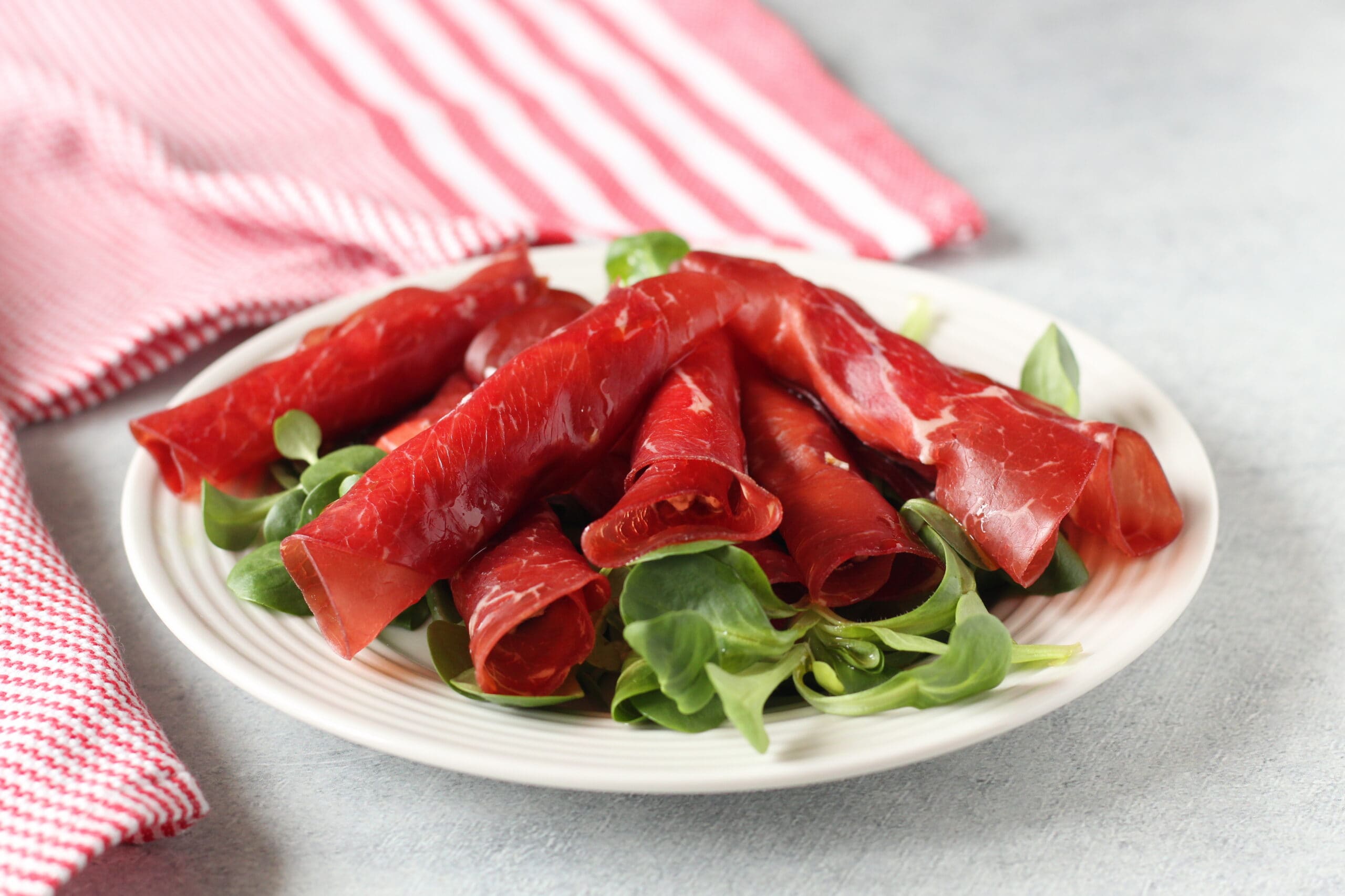 Rolinhos de bresaola com philadelphia e nozes