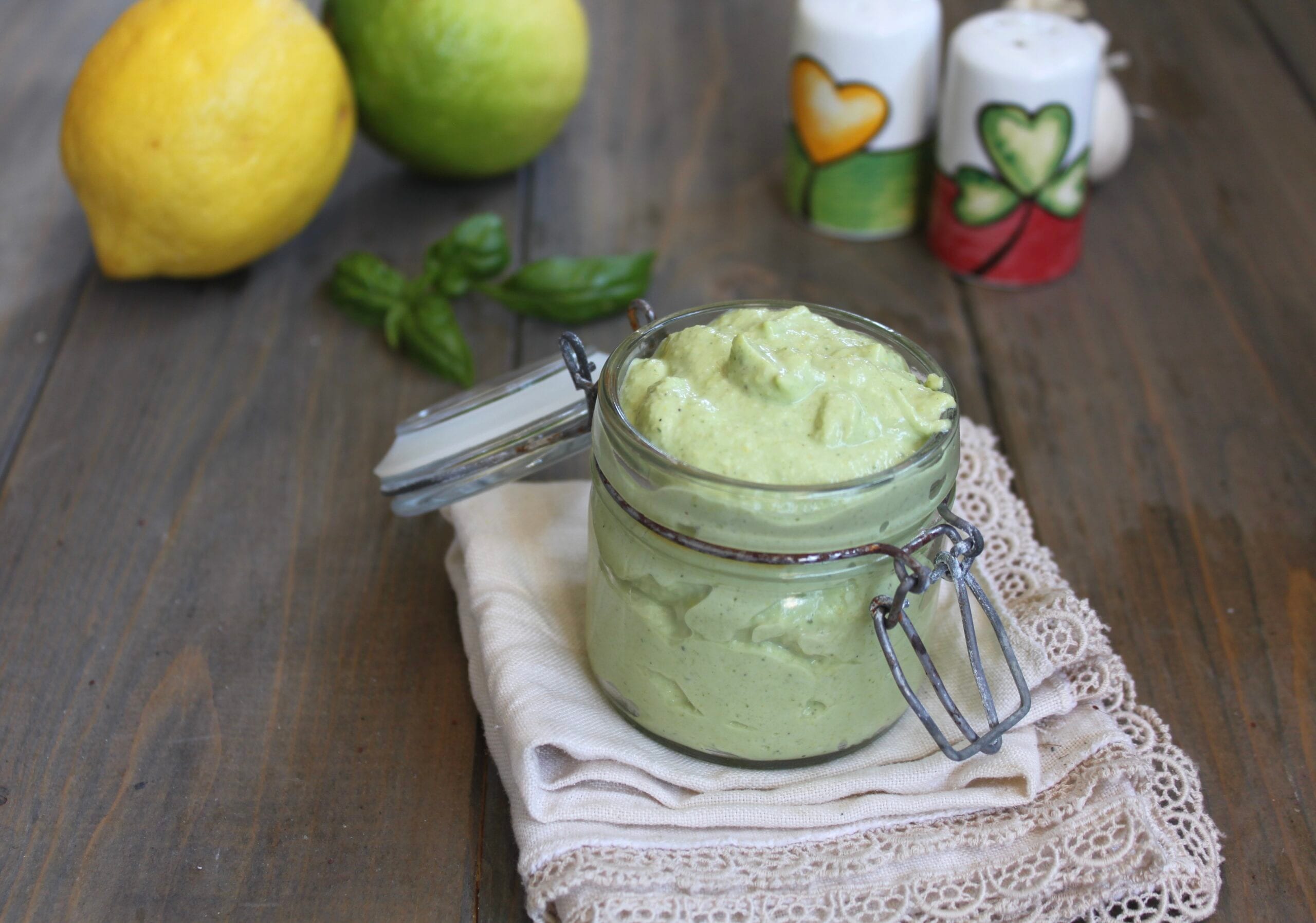 Pesto de limão facílimo: apenas ingredientes frescos