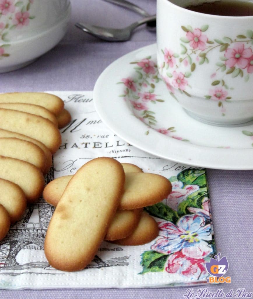 línguas de gato de baunilha