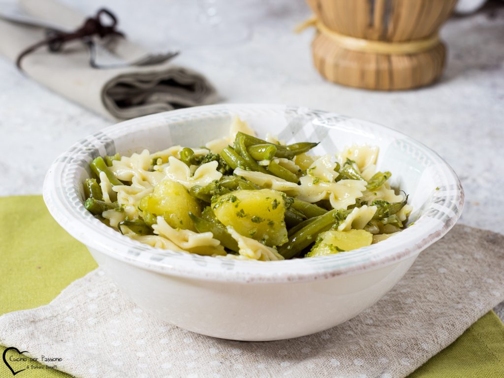 Macarrão frio com vagem e batatas