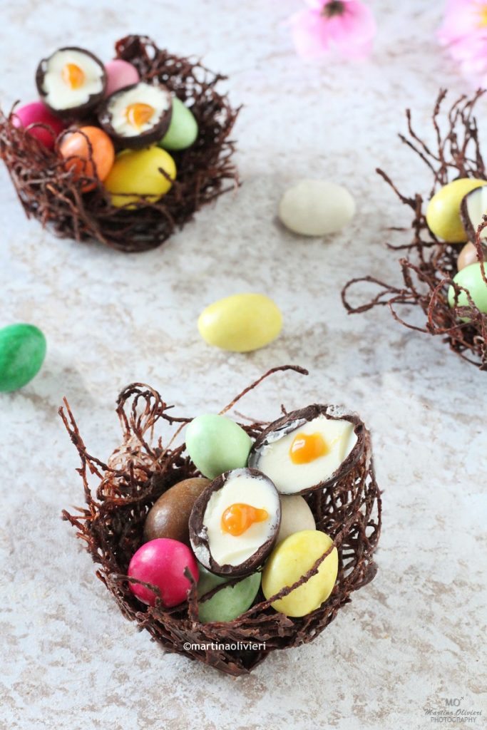 Ninhos de Páscoa com chocolate