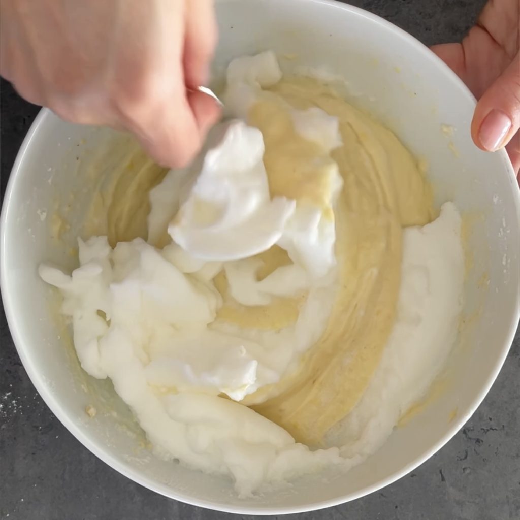 Panquecas salgadas com salmão e abacate