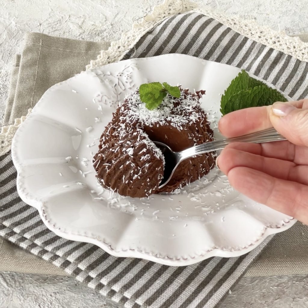 Pudim de banana e chocolate