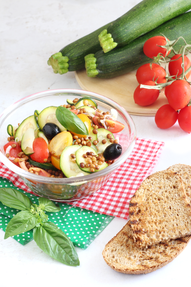 Salada de Lentilhas de Verão com abobrinha fácil e rápida