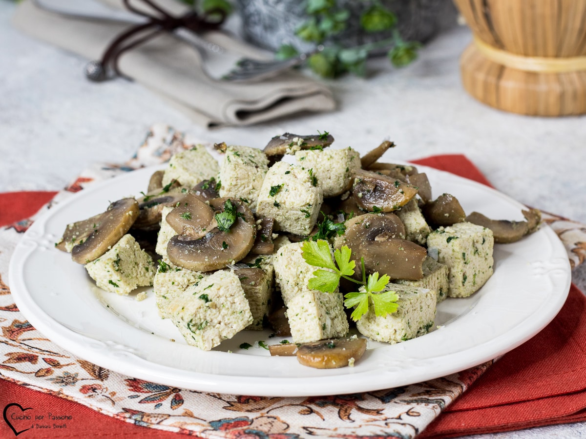 TOFU E COGUMELOS