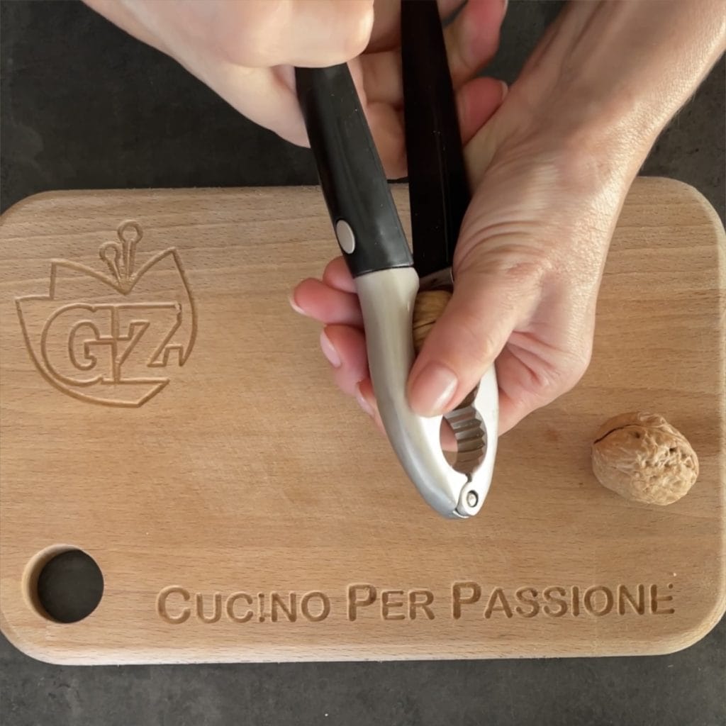 Torta salgada de gorgonzola e peras