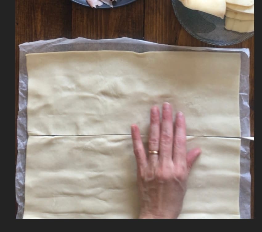 Torta salgada presunto e scamorza