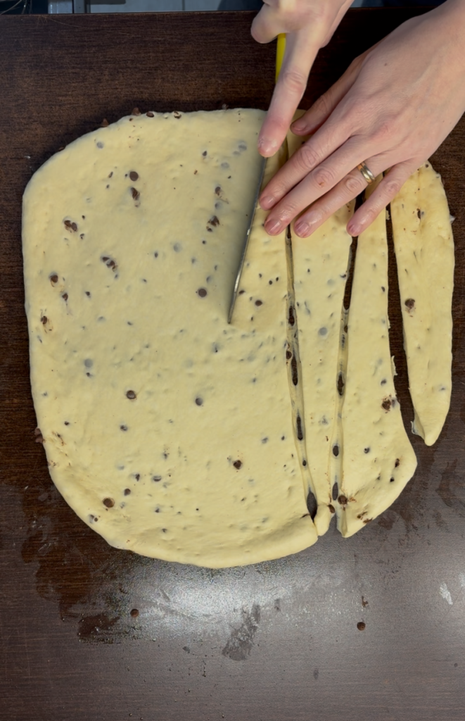 Croissants com gotas de chocolate