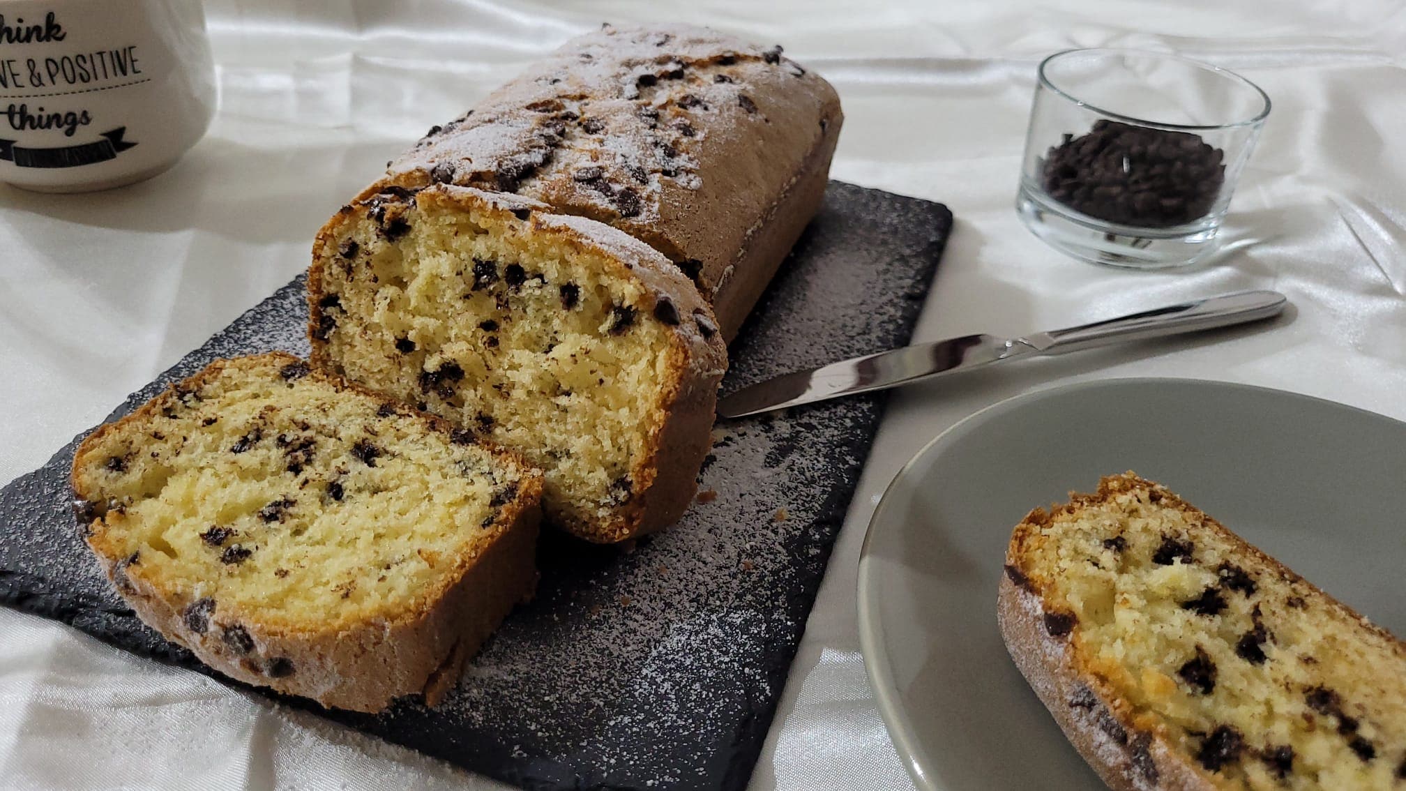 Bolo de Iogurte e Gotas de Chocolate na Airfryer