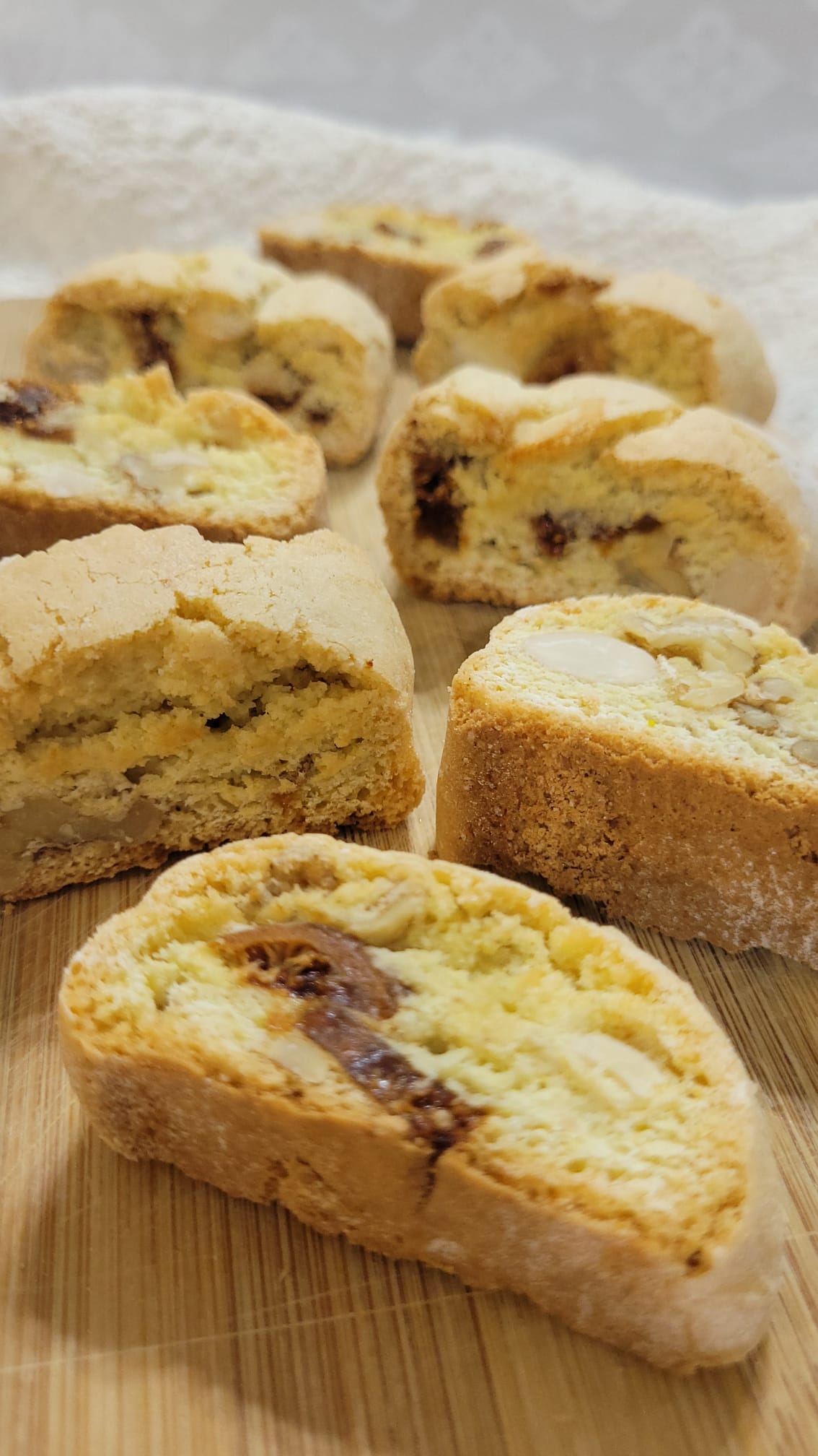 Cantucci figos secos amêndoas e nozes