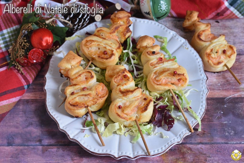 árvores de Natal de massa folhada com salmão receita de aperitivos para Natal com massa folhada salmão defumado il chicco di mais