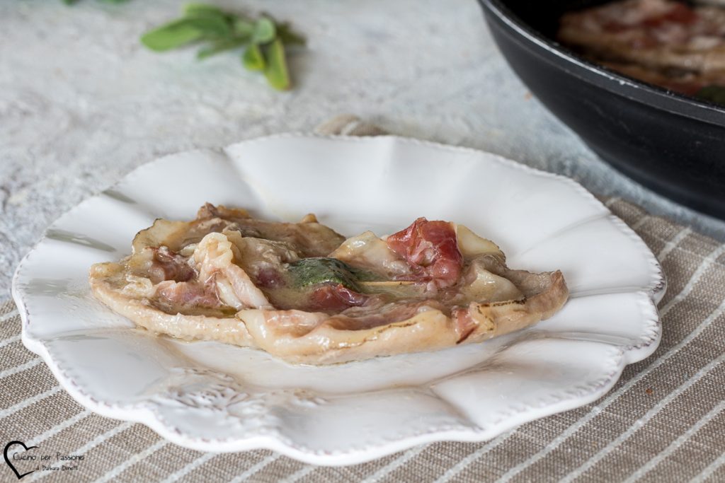 bifes de vitela na frigideira macios com bacon