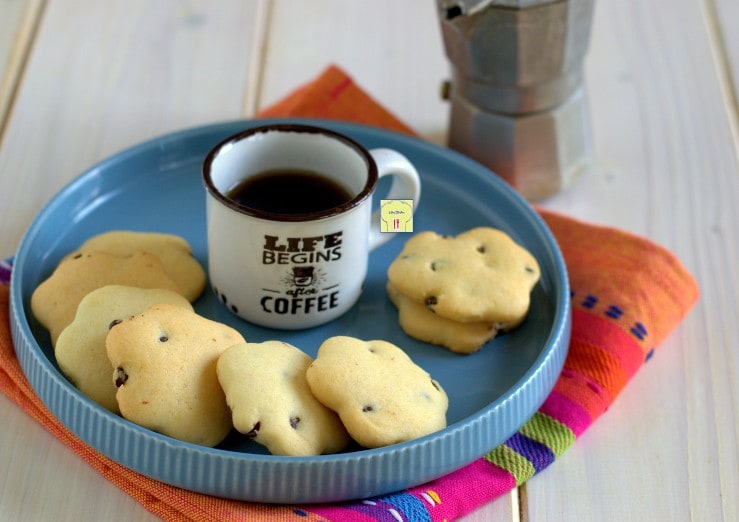 Biscoitos com gotas de chocolate sem lactose