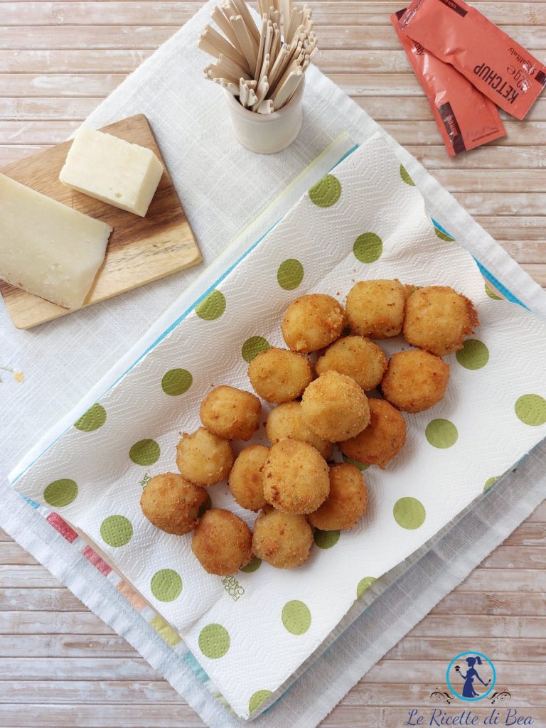 bolinho frito com queijo
