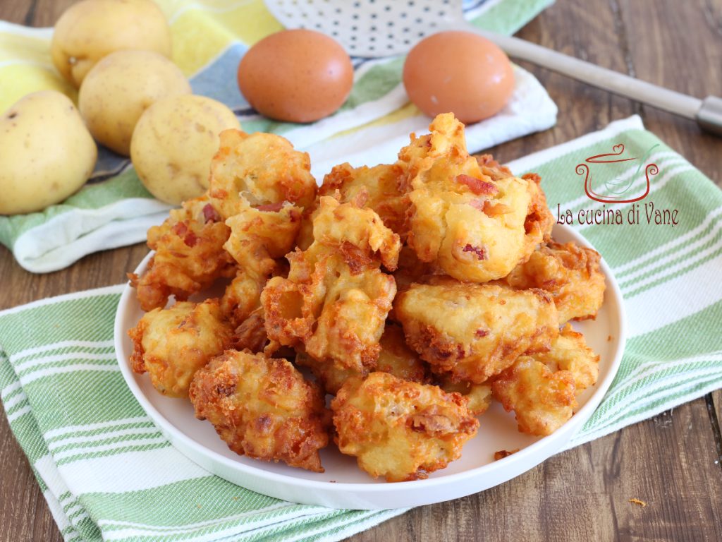 bolinhos de batata com scamorza e speck.