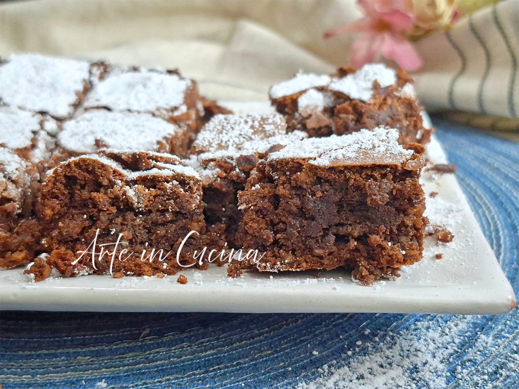 BOLO DE CHOCOLATE AVELÃ E AMARETTI