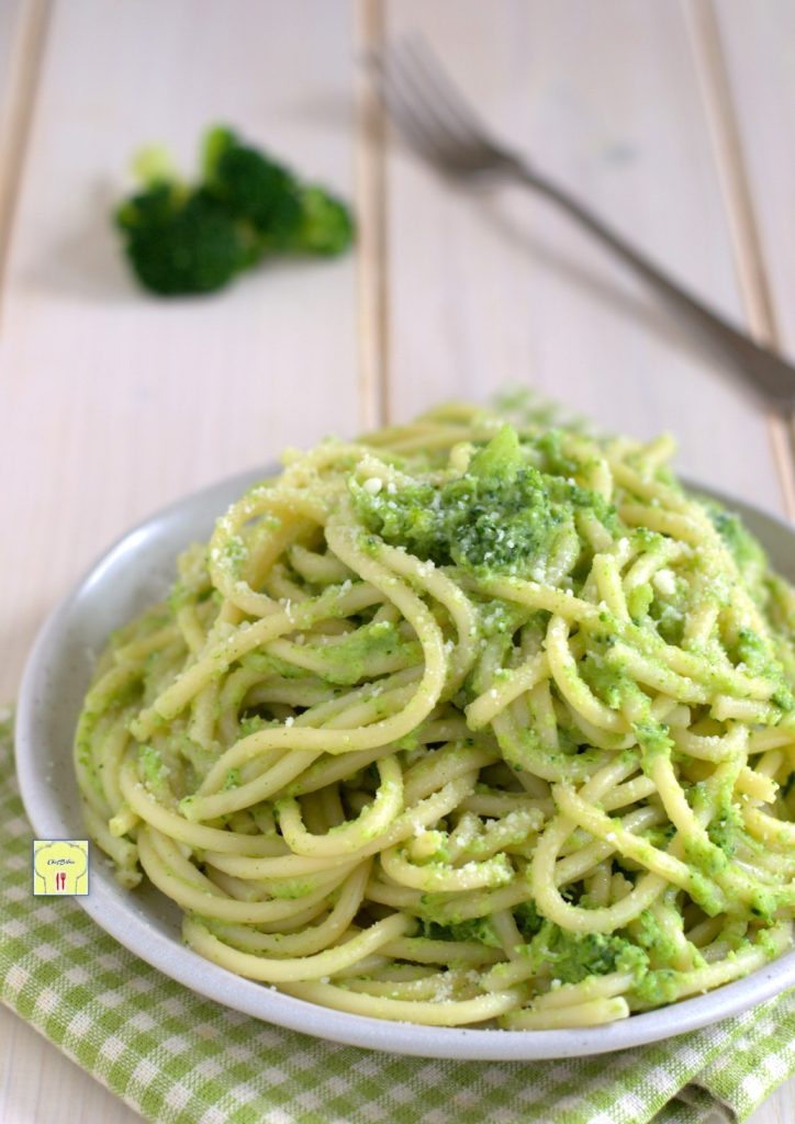 bucatini com brócolis e pecorino gp