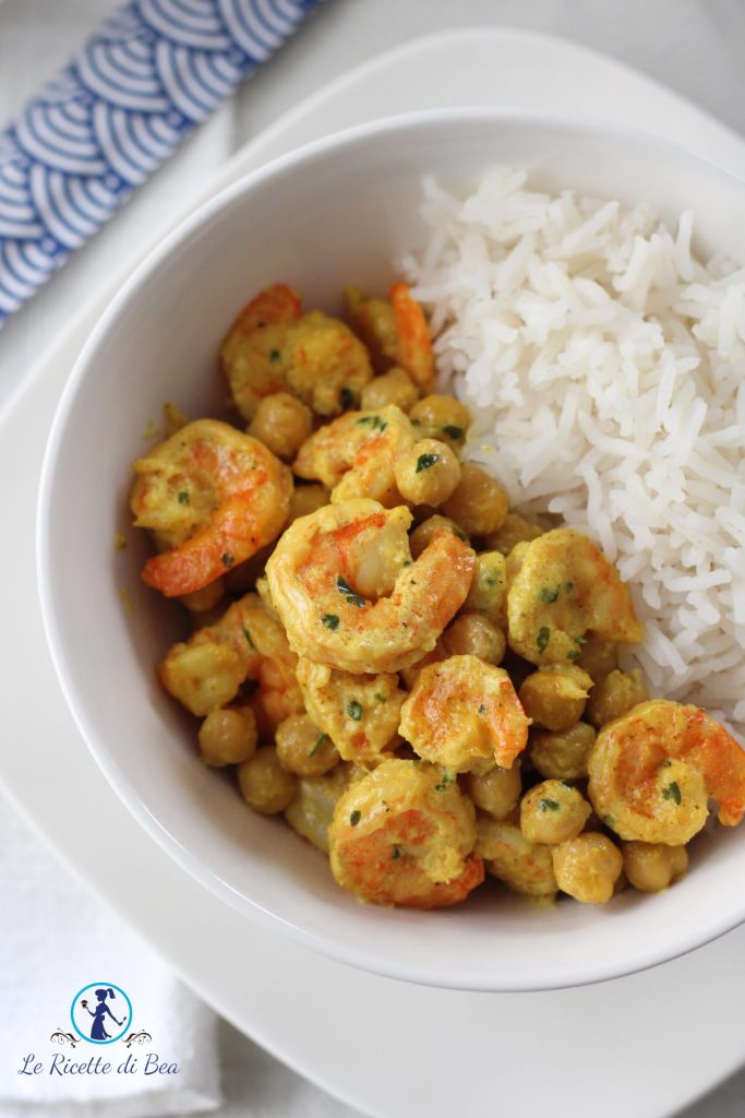 camarões ao curry e arroz basmati