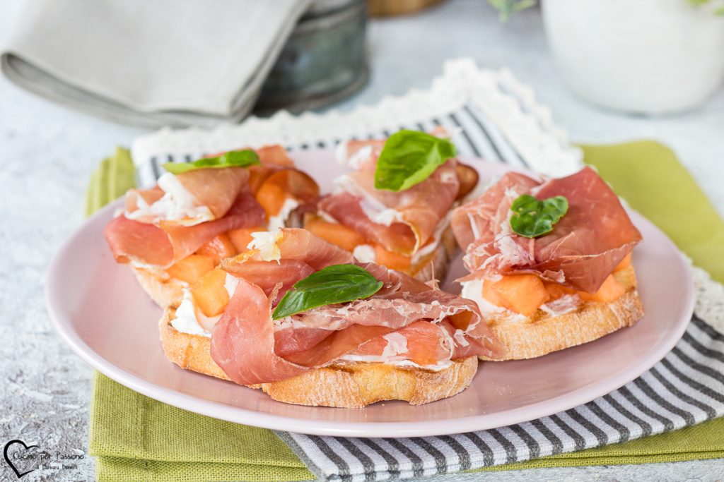 crostini presunto e melão
