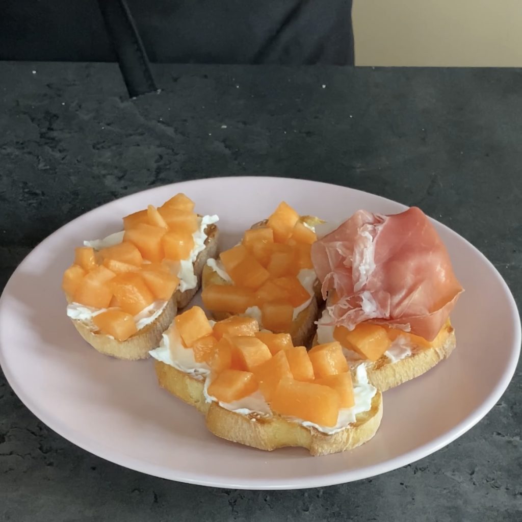 crostini presunto e melão