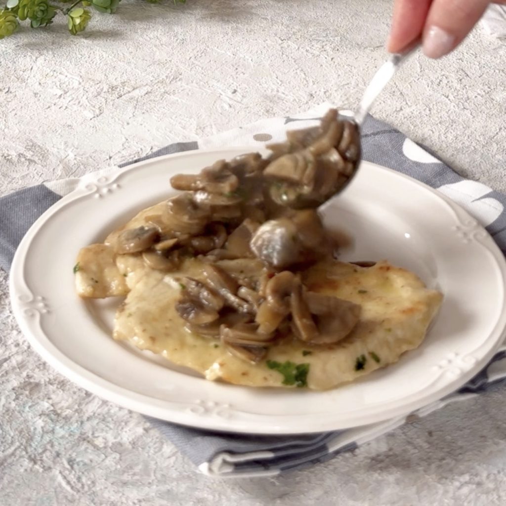 escalopes de peru com cogumelos