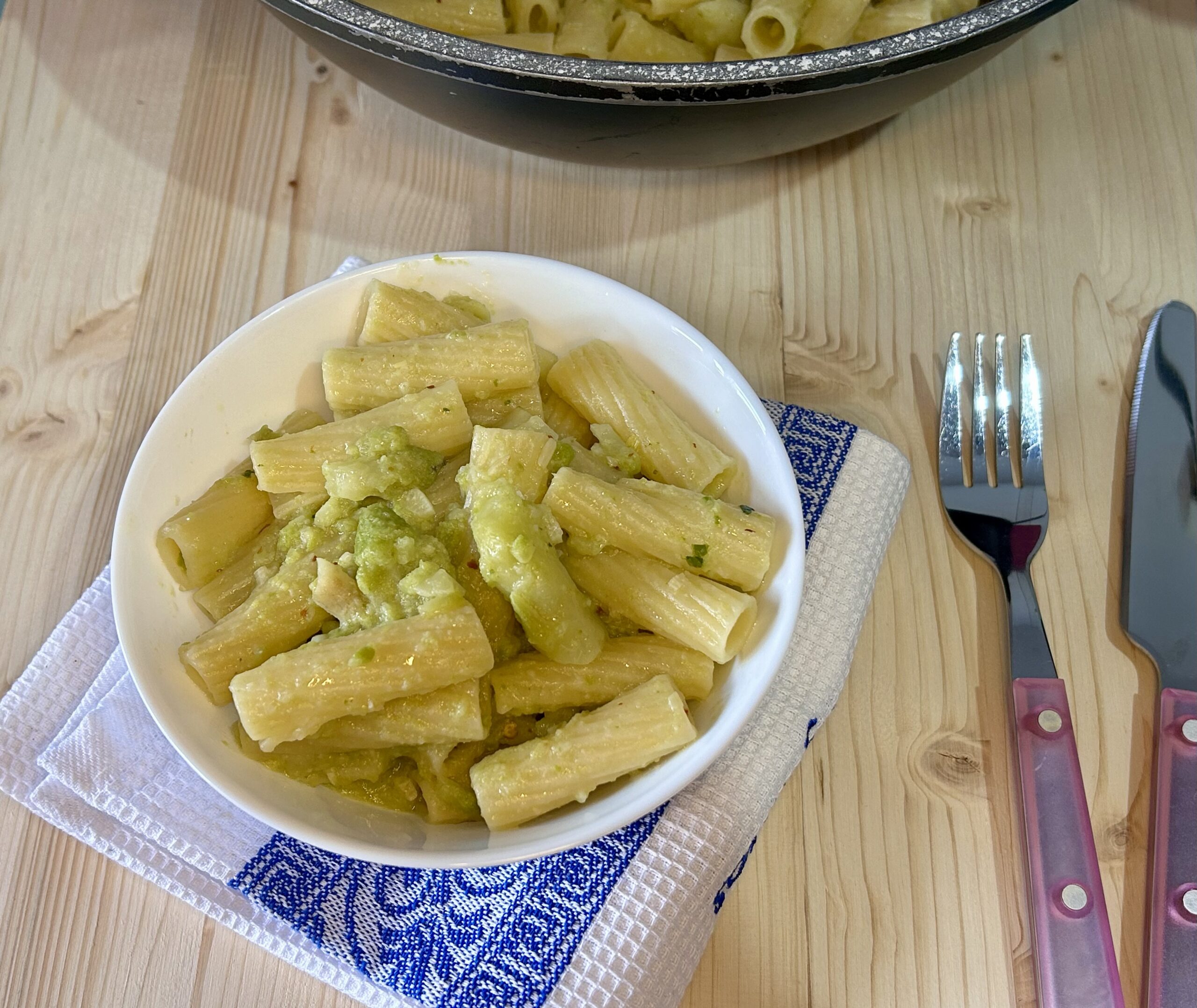 Macarrão com brócolis