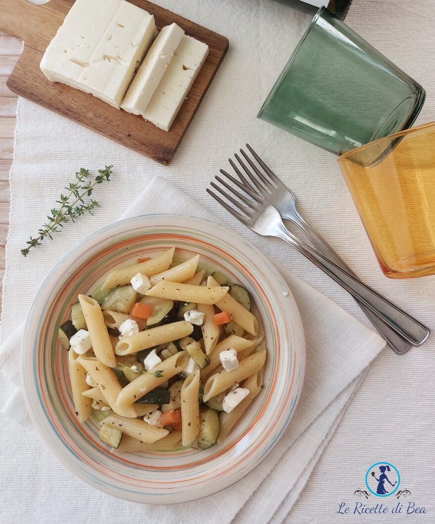 Macarrão com abobrinha e feta