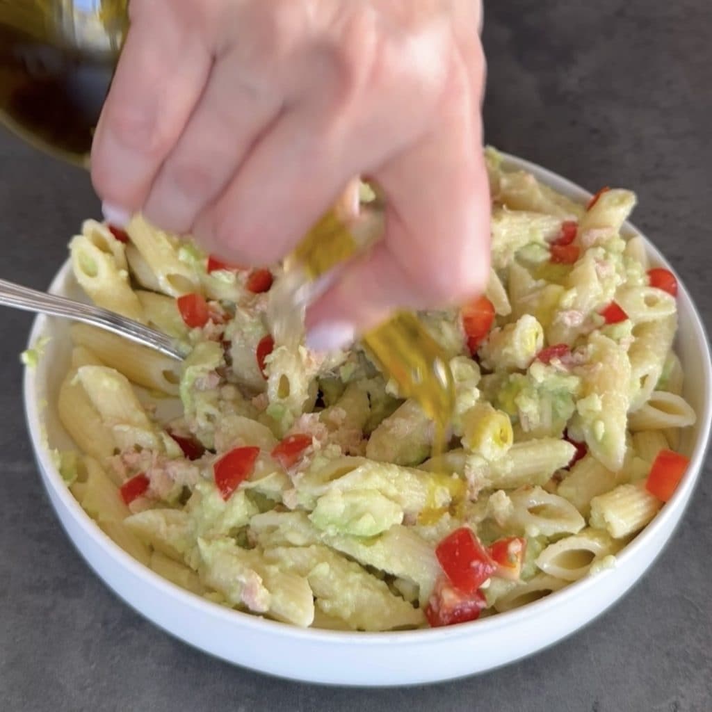 macarrão abacate e atum