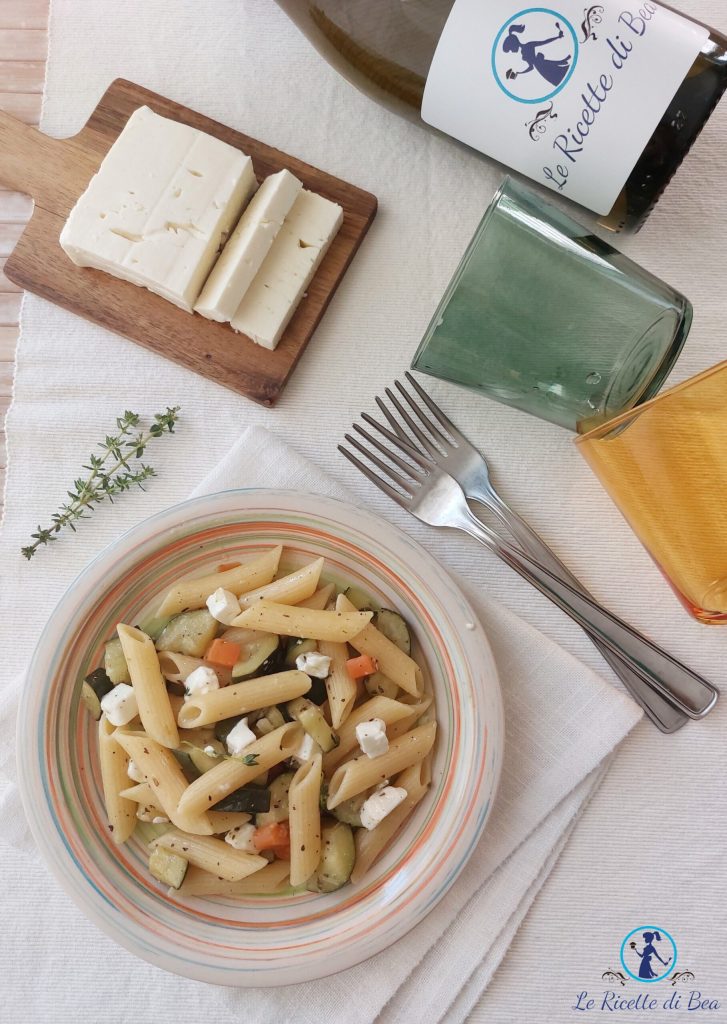 macarrão com abobrinha e feta grega