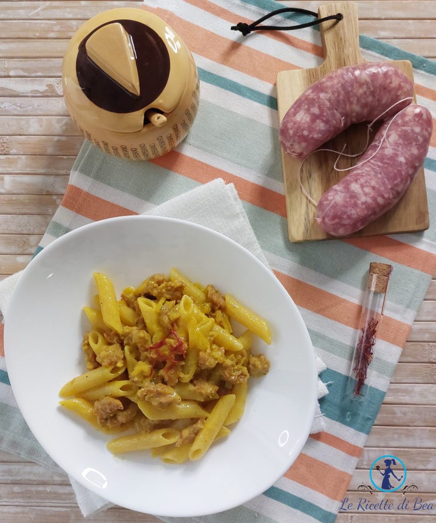 massa com açafrão e linguiça sem creme de leite