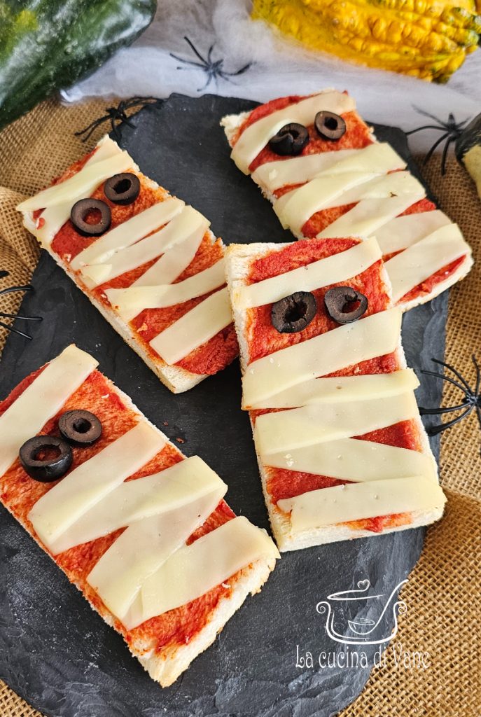 mini pizzas múmia de Halloween
