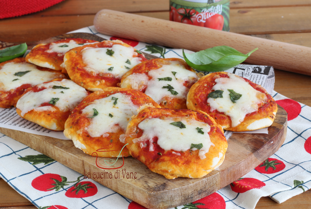 MINIPIZZAS RÁPIDAS SEM FERMENTO BIOLÓGICO macias e deliciosas