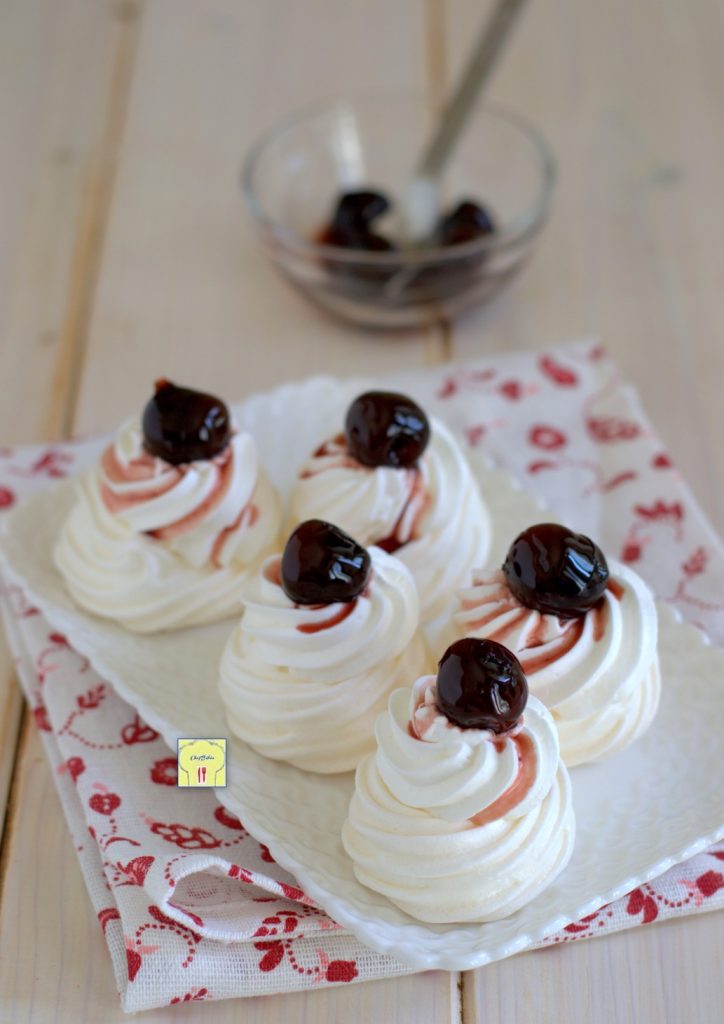 pavlovas com chantilly e amarena gp